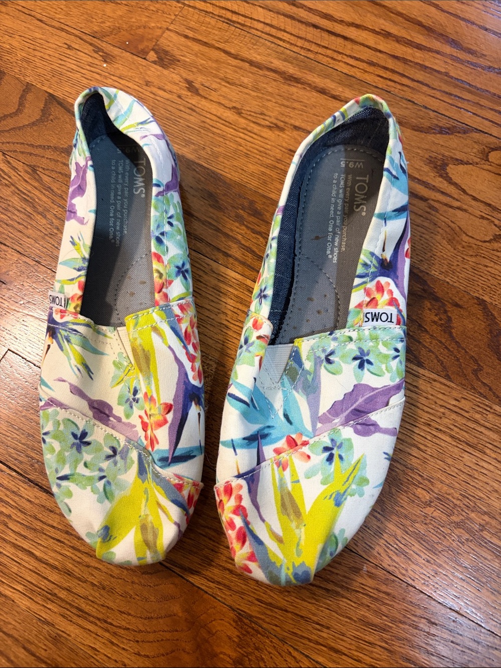 Toms White Floral Canvas Slip-On Flats with Floral Pattern